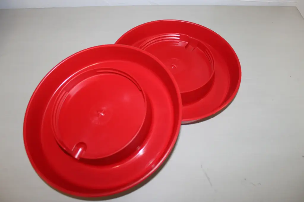 1 Gallon Plastic Waterer Base 